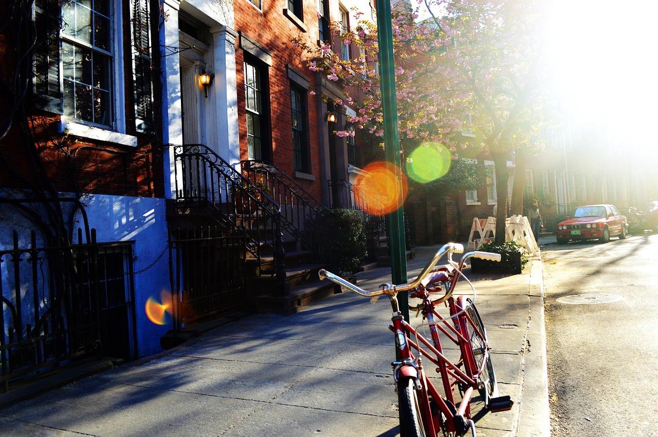 New York Bars Embrace Neighborhood Charm Over High-Concept Flash